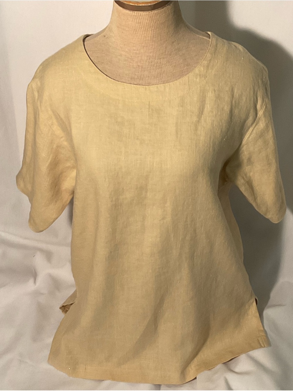 Freeport Studio Relaxed Linen Short Sleeve Top in Pale Yellow